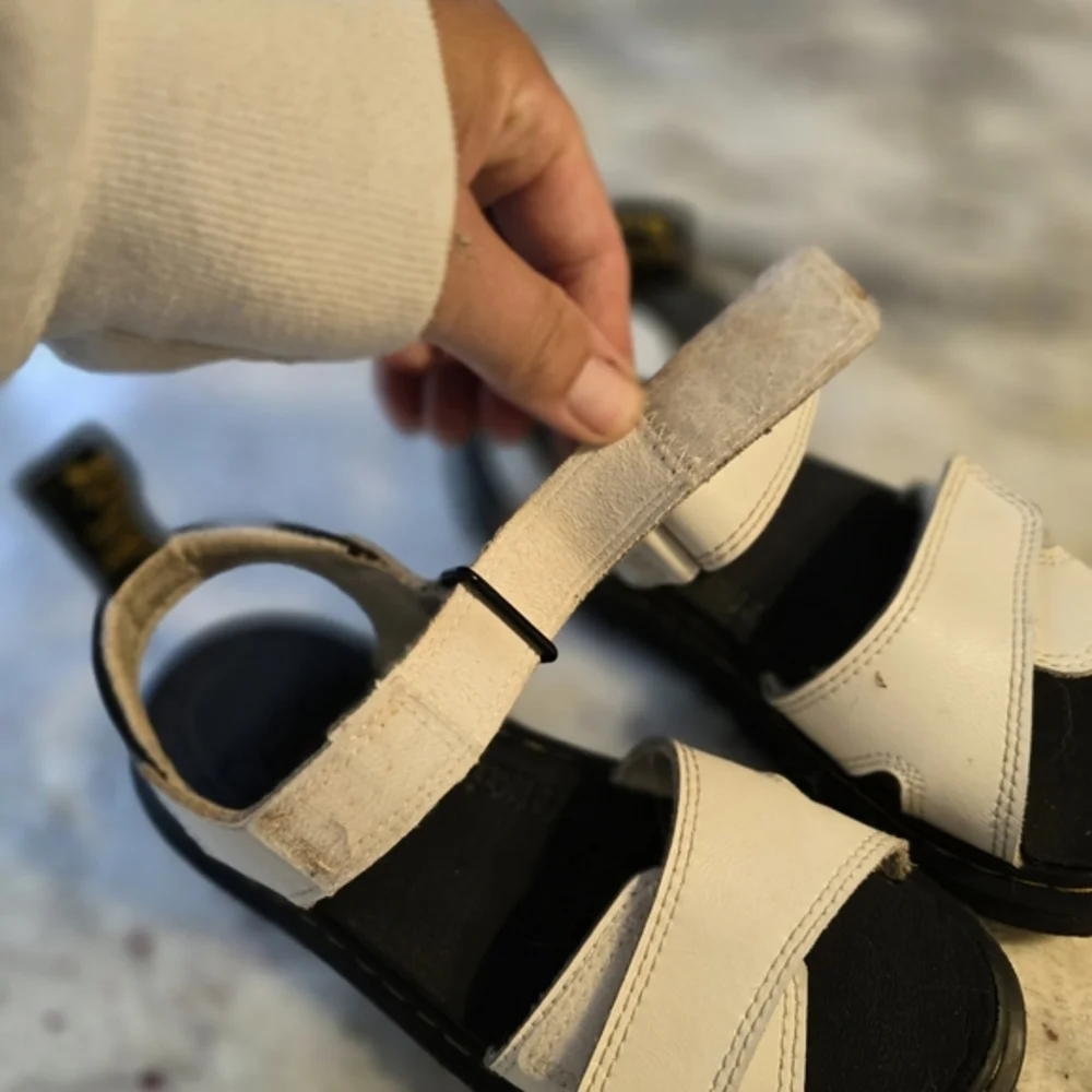Dr martens‎ youth 13 white velcro sandals
